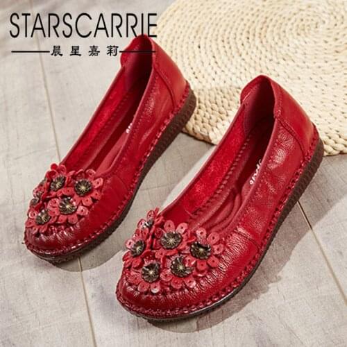 2021 spring new ethnic style middle-aged mother shoes womens shoes flowers beef tendon flat shallow mouth dancing shoes