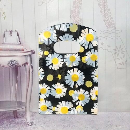 50Pcs/Bag Multi Designs Small Plastic Bag Boutique Gift Bag With Handle for Charms Earrings Jewelry Packaging Supplies