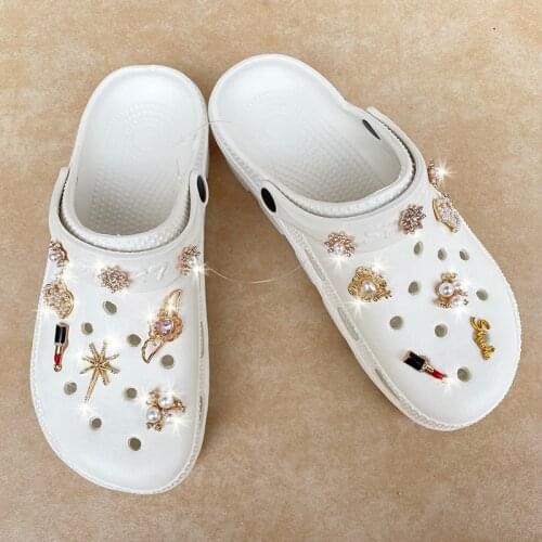 Summer Women Slippers Designed Crystal Clogs Outdoor Garden Shoes Beach Sandals Female Flip Flops Indoor Slides Bathroom Shoes