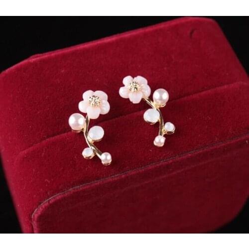 Shell Flower Pearl Earrings Classic Acrylic Women Stud Earrings Simple Fashion Golden Silvery Wedding Accessories Jewelry