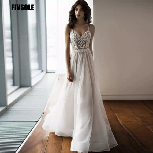 Fivsole Wedding Dress 2021 boho Bohemian A-Line Spaghetti Straps Button Back Appliques Court Train Bride Gown Vestidos De Noiva