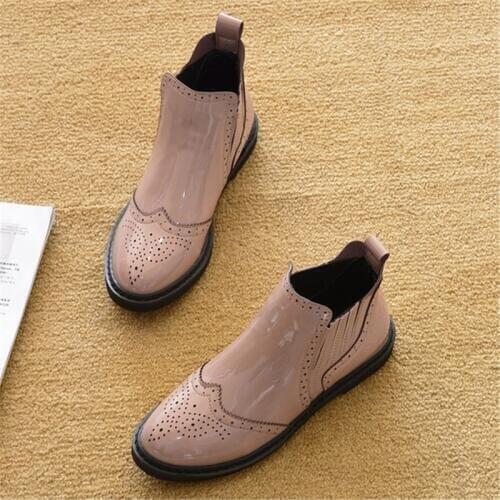 Patent Leather Carved Lady Western Motorcycle Boot Shoe 2020 New Flat Heel Ankle Chelsea Boots Shoes For Woman Flat Thick Bottom