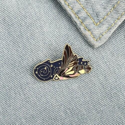 Creative Fun Cute Insect Moth Wings Enamel Brooch Cartoon Alloy Badge Clothes Bag Pin Accessories Woman Jewelry Gift For Friends