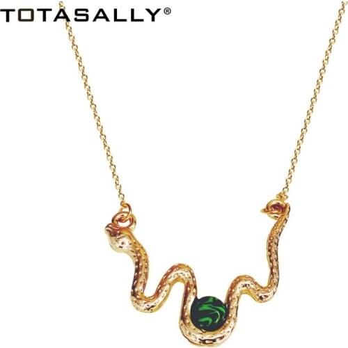 TOTASALLY Vintage Trendy Green Stone Snake Pendants Necklaces for Women Gold Metal Chain Necklace Jewelry Lady Gift