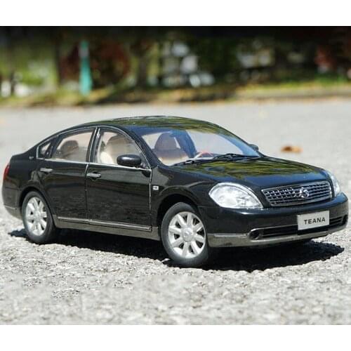 Diecast Alloy 1:18 Scale First Generation Nissan Alloy Simulation Car Model Metal Vehicle Toy F Collection Gift Souvenir Display