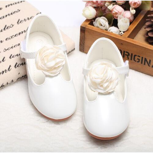 3 Colors Children Girls Shoes 2017 New Korea Single Shoes Girls Princess Leather Shoes with Big Flower Kids Casual shoes