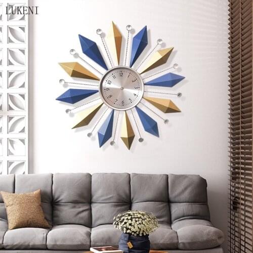Fashion Creative European Style Wrought Iron Wall Clock Living Room Personality Modern Minimalist Clock Artist Bedroom Clock