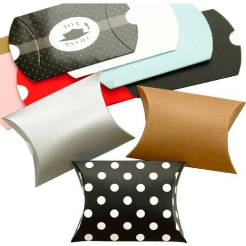 50pcs Kraft Pillow Shape Gift Box European Candy Box New Style 7 Colors Pillow Gift Paper Box for Wedding Party Favor Decor