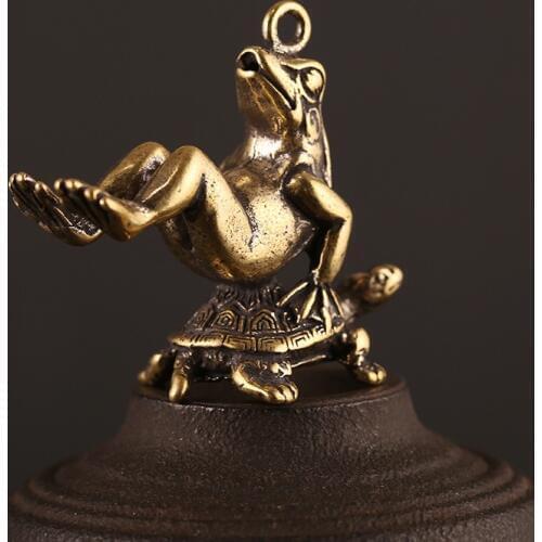 Vintage Copper Turtle Carrying Frog Tea Pet Keychain Pendants Ornaments Antique Bronze Tortoise Frog House Decor Figurines