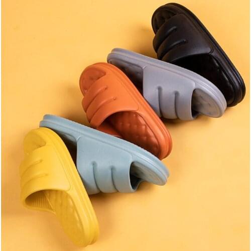 Slippers Women Summer Home EVA Hole Leaking Slippers Men Bathroom Shoes Women Slides Indoor Soft Slippers Platform Women Shoes