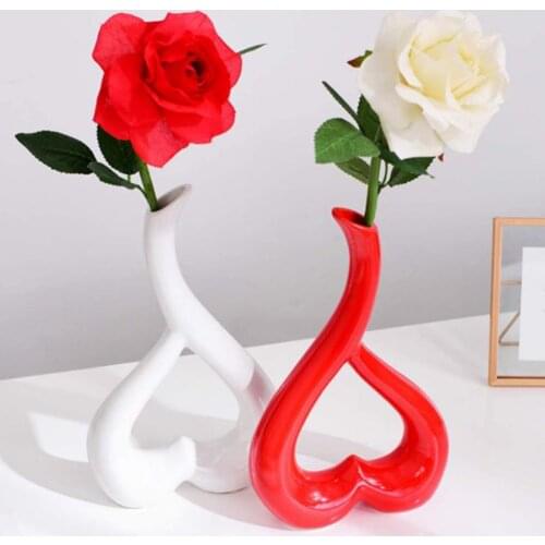 Creative Heart Shaped Ceramic Vases Golden Drop Shaped Flower Arrangement Hollow Porcelain Vase Flower Insert Modern Home Decor