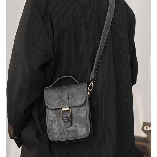 Retro British Style Mens Mini Shoulder Crossbody Bag Crazy Horse Leather Small Flap Bag Couples Student Phone Pouch Storage Bag