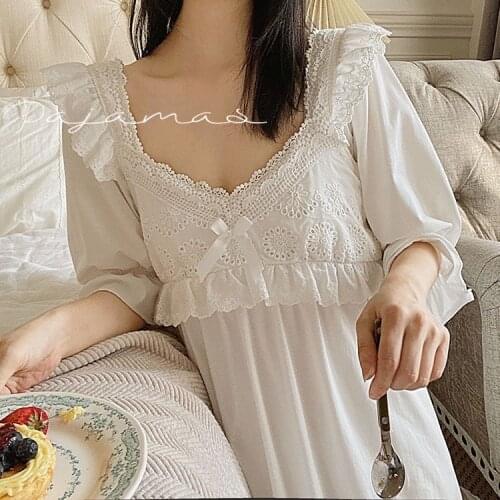 Womens Sleepwear Lolita Dress White French Lace Princess Sleepshirts With Chest Pad Vintage Ladies Girls Nightgowns Nightdress