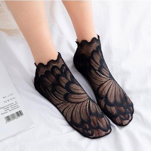 Women Lace Socks Japanese Fashion Hollow Out Mesh Sock Lolita Girls Flowers Frilly Cute Socks Summer Calcetines De La Mujer