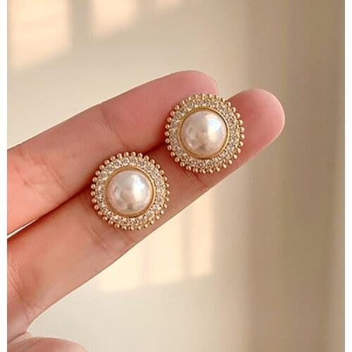 Retro Hepburn Earrings For Women Simple Round French Web Celebrity Temperament 2021 New Fashion Earrings Jewelry Set Diamond Gif