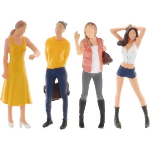 4x 1:64 Model Street Tiny Classic Figures Dolls Building Sand Table Decor