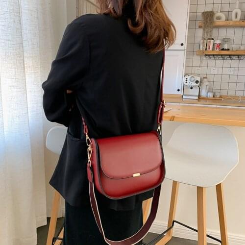 Summer New Womens Bag Simple Retro One-shoulder Bag Fashionable Wide Shoulder Strap Bag