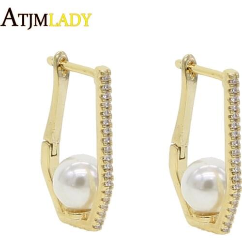 2019 classic Trendy women earring jewelry inside round fresh pearl ball bead clear cz huggies Hoop earrings luxury fashion
