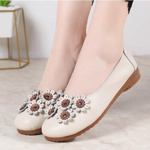 Pumps Female Genuine Leather Flower Mothers Shoes Soft Bottom Comfortable Shallow Mouth Red Womens Flat-Heeled Shoes Pumps