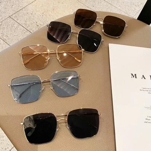The new Korean version large-faced square sunglasses fashion retro sun visors mens and womens personality trend sunglasses
