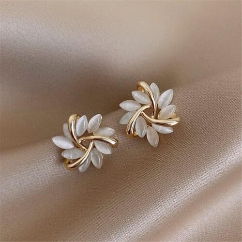 Elegant and Exquisite Opal Petal Circle Stud Earrings For Woman 2021 New Classic Jewelry Luxury Party Girls Unusual Earing