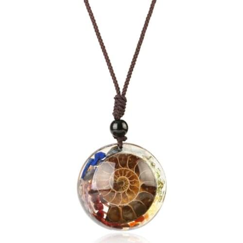Ammonite Fossils Pendant Necklace Circle Shape Resin Healing 7 Chakra Crystal Chip Stones Pendant Jewelry Gift Unisex K3ND