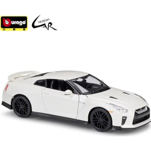 Bburago 1:24 Model Car Simulation Alloy Racing Metal Toy Car Children Toy Gift Collection 2017 Nissan GTR