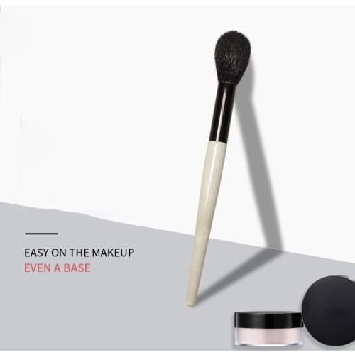 Natural Lightweight Finish Setting Powder Blush Brush Flame Shape Highlight Makeup Brush Wooden Handle Beauty Cosmetics Tools