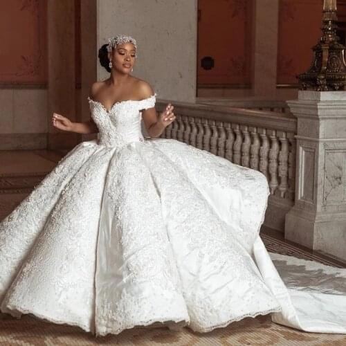 Luxury Puffy Ball Gown Wedding Dresses Satin Ruffles With Trian Lace Cap Sleeves Plus Size Aso Ebi Bridal Wedding Gowns