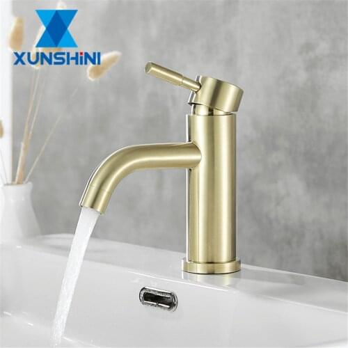 XUNSHINI Bathroom Faucet Brushed Gold Single Hole Bathroom Sink Faucet Stainless Steel Single Handle Vanity Faucet with Hose