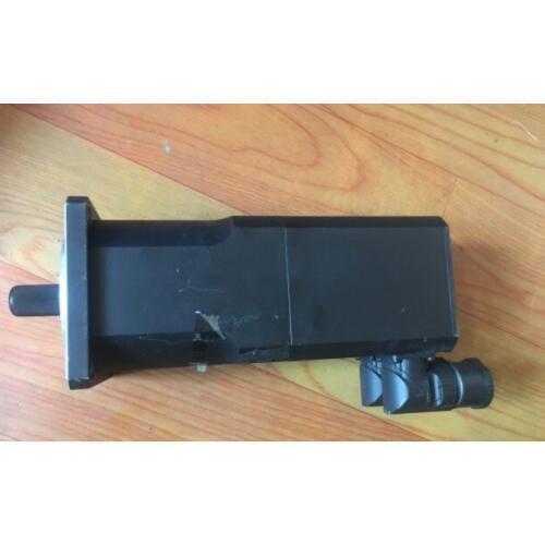 8MSA3M.E1-B4 used in good condition servo motor