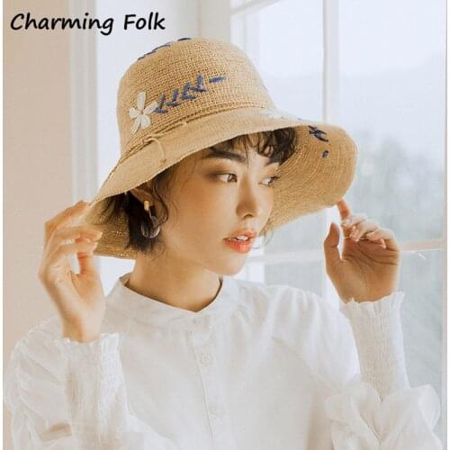 2021 Madagascar raffia grass light brown color big wind brim can fold solid holiday bucket cap women leisure fishermen hat