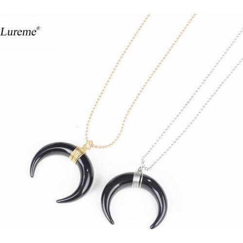 Lureme Retro Womens Handmade Black Crescent Moon Horn Pendant Necklace (nl005777)
