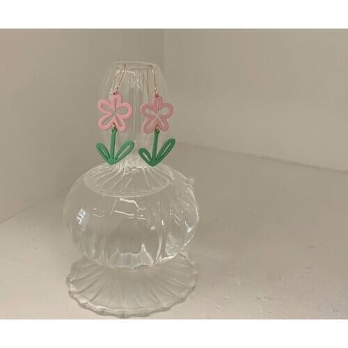 AOMU 2020 Korea Summer Daisy Flower Earrings Fashion Cute Pink Acrylic Stud Earrings for Women Girl Plant Jewelry