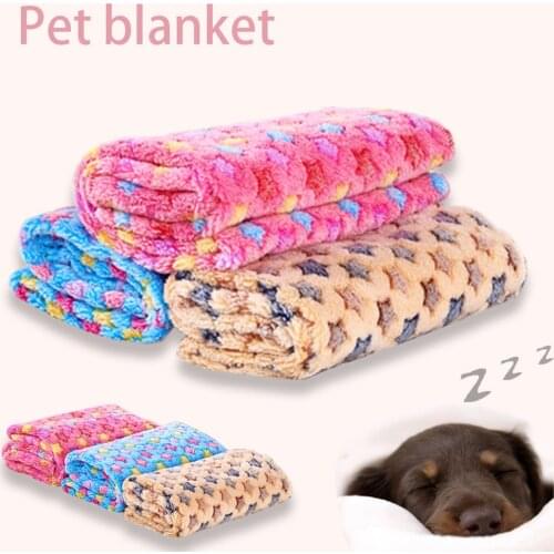 Soft and Fluffy High Quality Pet Blanket Cute Star Print Pet Mat Warm and Comfortable Pet Blanket for Dogs and Cats Pet Supplies