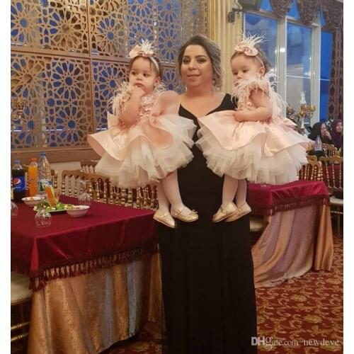 Lovely Flower Girl Dresses Feather Tiered Ball Gown Kids Prom Dress Pink First Communion With Big Bow Back