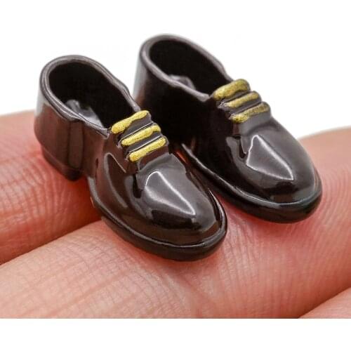 Odoria 1:12 Miniature Mens Dress Shoes Clothes Living Room Bedroom Home Set Dollhouse Accessories Doll House Decoration