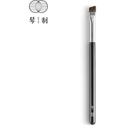 QINZHI Professional Handmade Make Up Brush 12 Angled Eyebrow Brush Resilient Raccoon Dog Hair Makeup Brushes