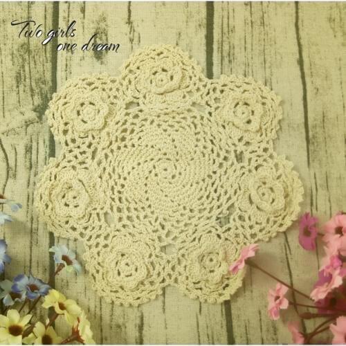 22CM Hand Crocheted Doily Placemat Vintage Floral Coasters Home Coffee Shop Dining Room Hotel Table Decorative Gadgets 10pcs/lot