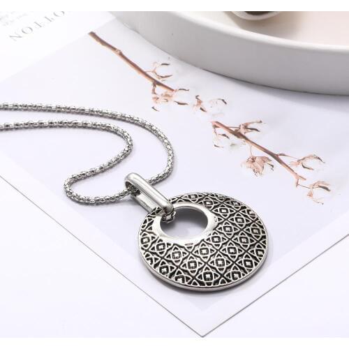 Antique Color Round Pendant Necklace Bohemia Necklaces Popcorn Chain Tibetan Vintage Necklace Women Ethnic Long Chain Necklace