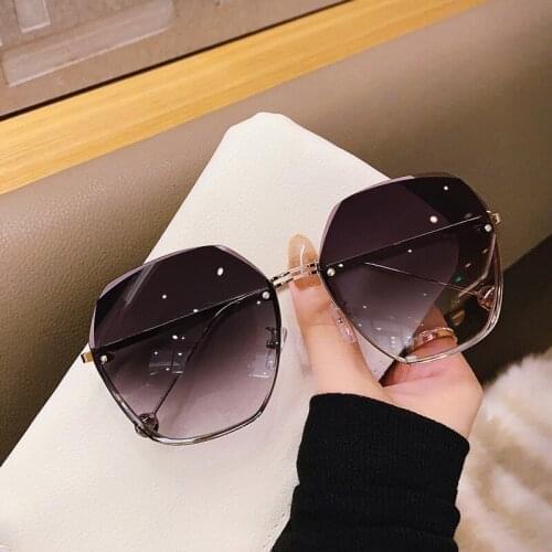 Fashion Rimless Sunglasses Women Vintage Classic Designer Sunglasses Female Metal Polygon Glasses Blue Pink Sunglasses UV400