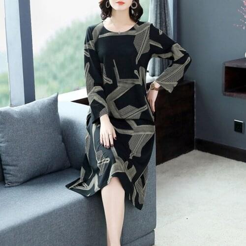 2021 New Spring Autumn Bottomed Fashion Mother Long Sleeved Dress Women