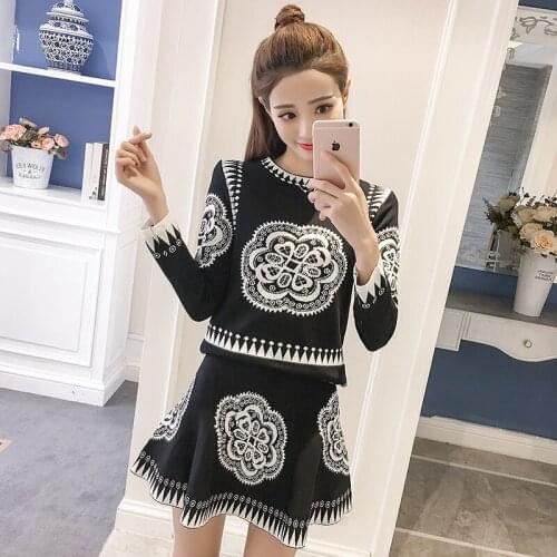 Two-piece Sweater Suit Skirt Autumn/winter New Korean Embroidered Knitted Sweater Half-length Skirt Sweater Dress Women