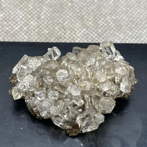 Natural transparent columnar calcite is rare and extinct in China