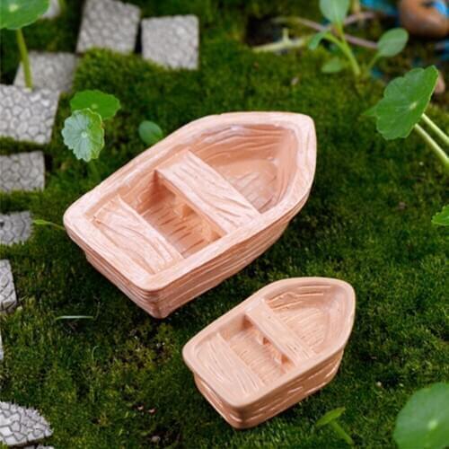NEW Hot Sale DIY Ornaments Accessories Resin Craft Retro Wood Boat Model Figure Toys Micro Garden Decoration
