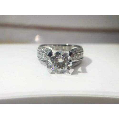 VVS D color mens 18K gold 750 luxurious atmosphere Mozanstone 2 carats