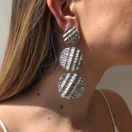 Punk Temperament Metal Texture Geometric Round Pendant Earrings for Women Simple Fashion Ladies Banquet Jewelry Gifts 2021 New