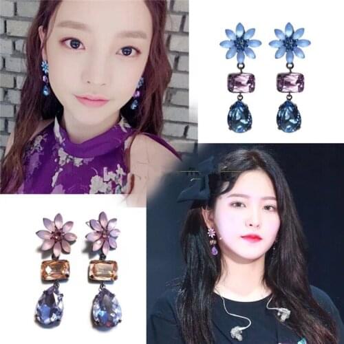 Song Ji Hyo same Sweet and elegant temperament earrings with color matching flowers and high quality Earrings