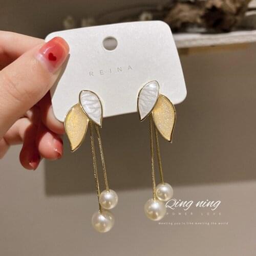 New design jewelry Korean fashion imitation pearl leaf tassel earrings dripping long temperament earrings for women wholesale