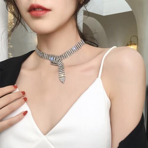 Classic Fashion Full Rhinestone Woman Chokers Necklaces Neck Chain Clavicle Simplicity Buckle Charm of South Korea Trendy Party